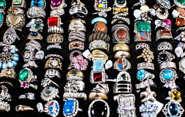 5 Tips for Buying Wholesale Fashion Rings