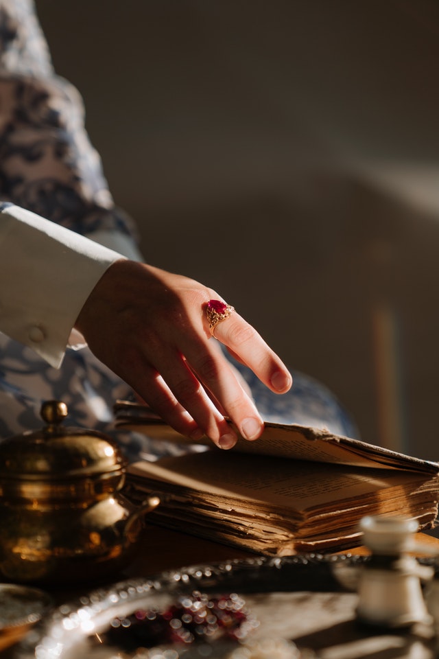 5 Festive Red Crystal Fashion Rings for Holidays 2021