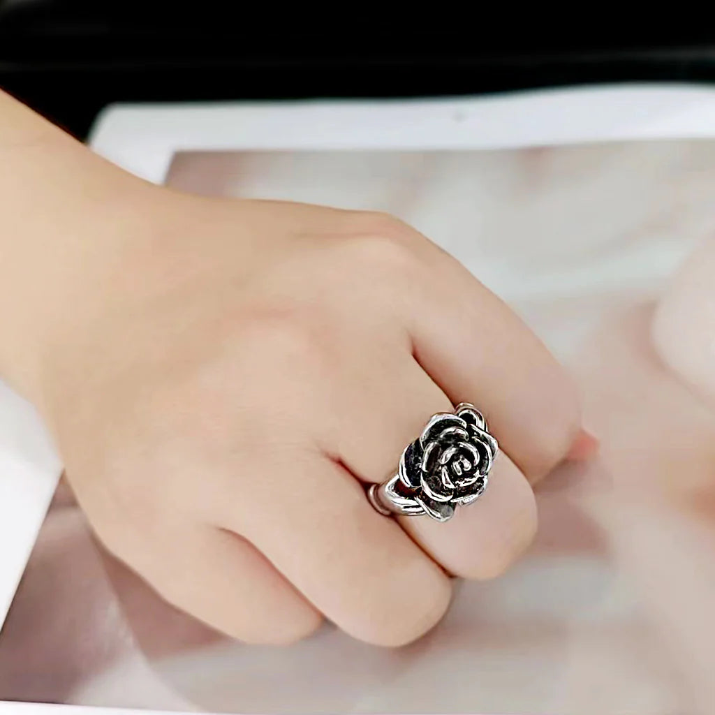 CJ3870 Wholesale Women&#39;s Stainless Steel Flower Ring