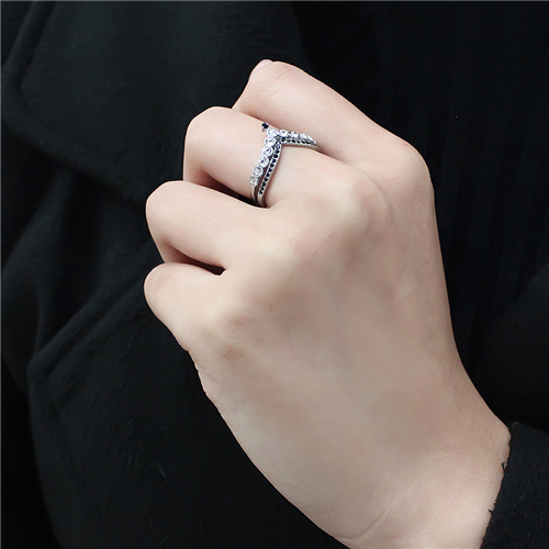CJE3588 Wholesale Women's Stainless Steel Top Grade Crystal Clear Jet Minimal Ring