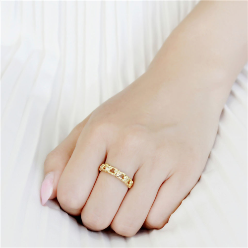 CJE3629 Wholesale Women's Stainless Steel IP Gold Top Grade Crystal Clear Infinite Daisy Ring