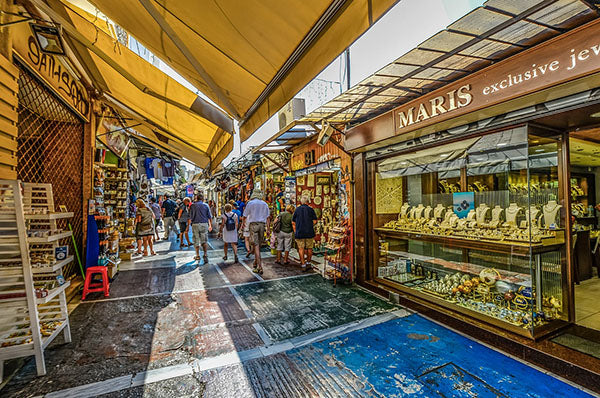 Why Physical Jewelry Shops Still Matter