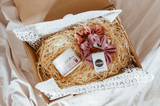 6 Reasons to Offer Jewelry Subscription Boxes